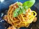 foto ingredienti Spaghetti con pesto di pomodorini, gamberi e ricotta salata